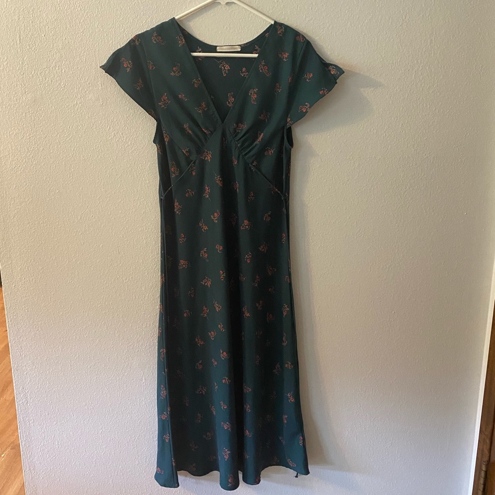 Urban outfitters green floral pattern midi dress